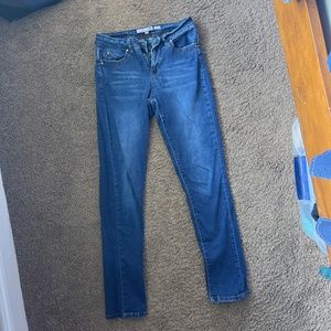 YMI Wanna Betta Butt MidRise jeans juniors size 9